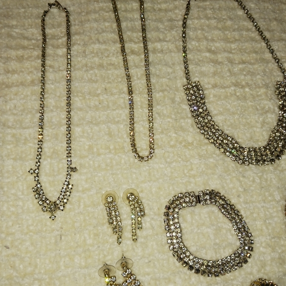 VINTAGE | STRAWBRIDGE & CLOTHIER Jewelry Lot - Picture 3 of 16